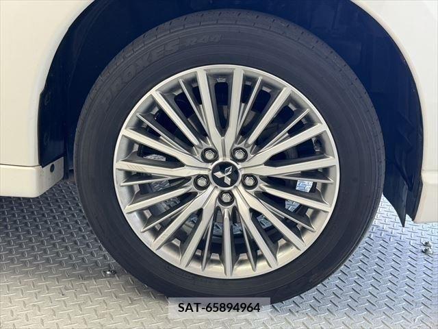 Mitsubishi OUTLANDER PHEV 2019-03 345887-28