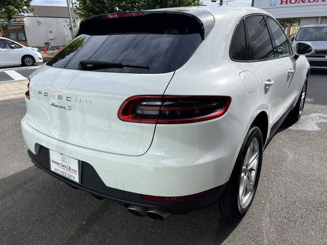 Porsche MACAN 2015-03 21746-3