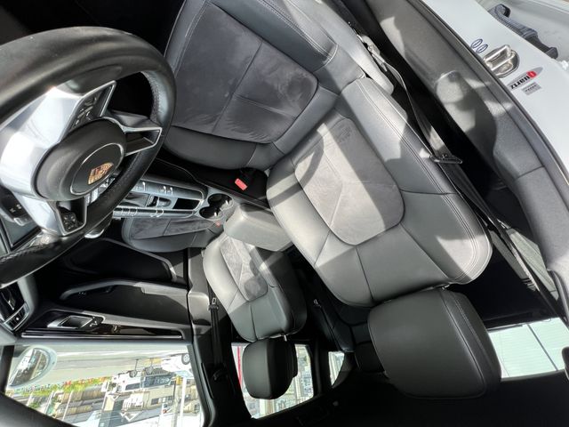 Porsche MACAN 2015-03 21746-4