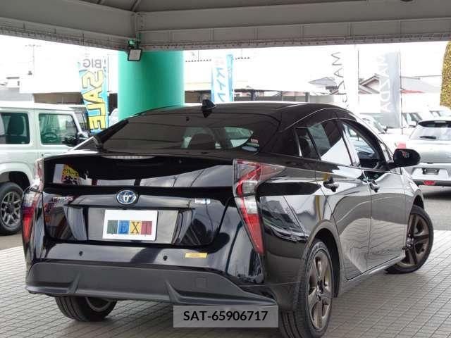 Toyota PRIUS 2018-07 256727-8