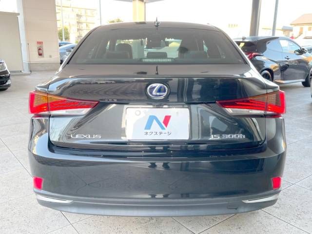 Lexus IS 2017-09 192028-17
