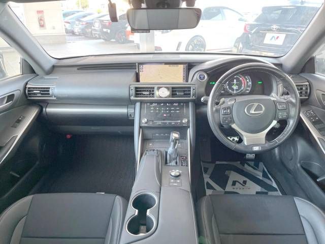Lexus IS 2017-09 192028-1