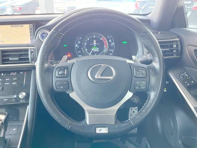 Lexus IS 2017-09 192028-13
