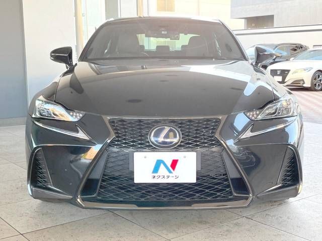 Lexus IS 2017-09 192028-16
