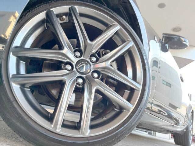 Lexus IS 2017-09 192028-15