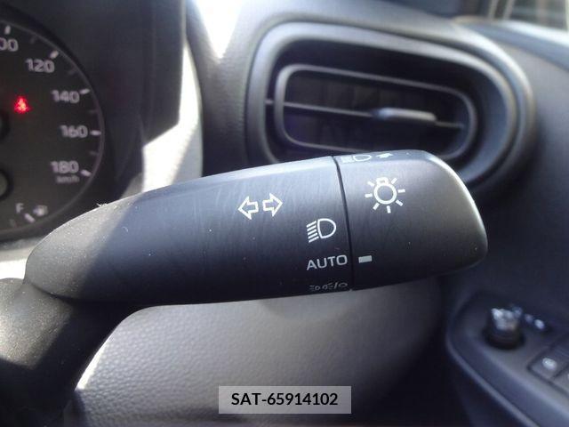 Toyota YARIS 2020-06 290841-19