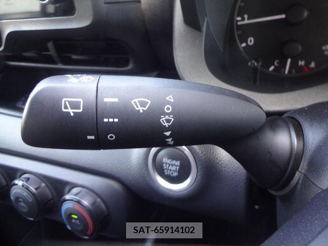Toyota YARIS 2020-06 290841-18