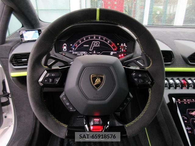 Lamborghini Huracan 2023-08 333702-23
