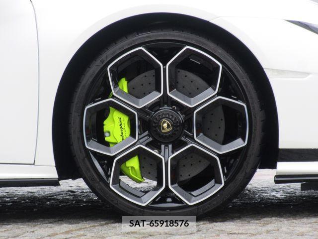 Lamborghini Huracan 2023-08 333702-8