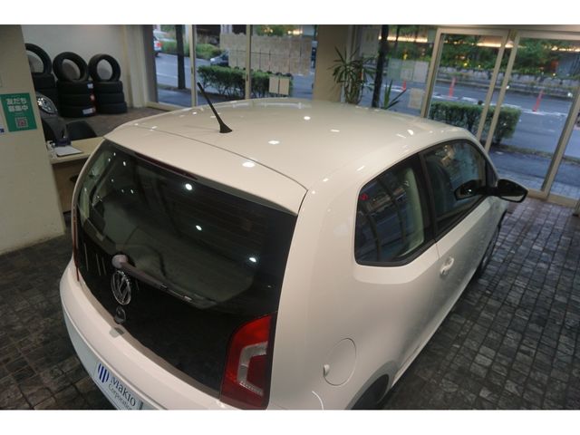 VolksWagen UP! 2014-03 1265-25