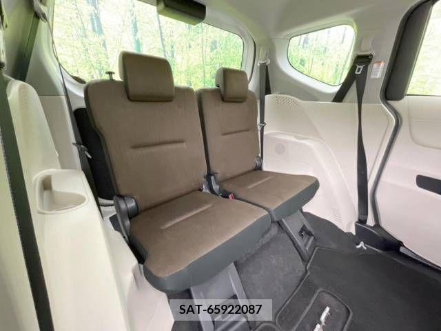 Toyota SIENTA 2017-06 298377-9