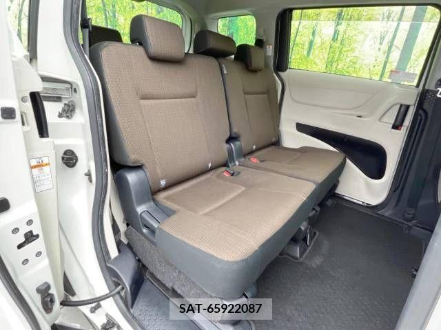 Toyota SIENTA 2017-06 298377-8