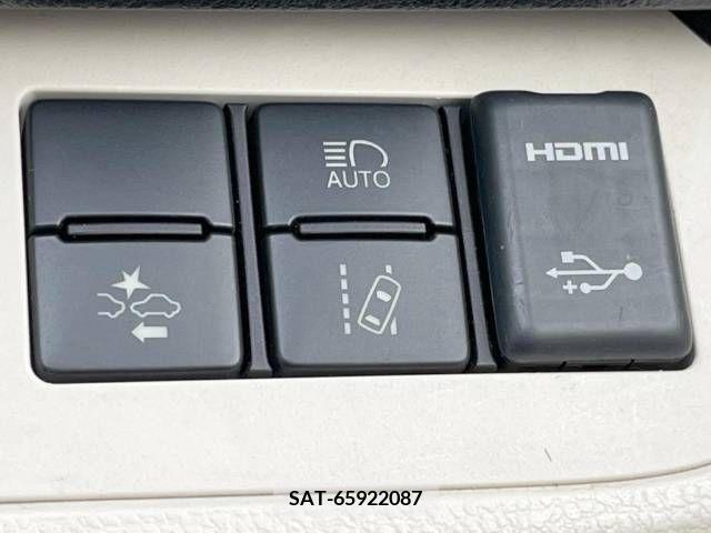 Toyota SIENTA 2017-06 298377-5