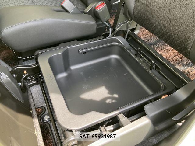 Suzuki SPACIA 2020-04 349758-24