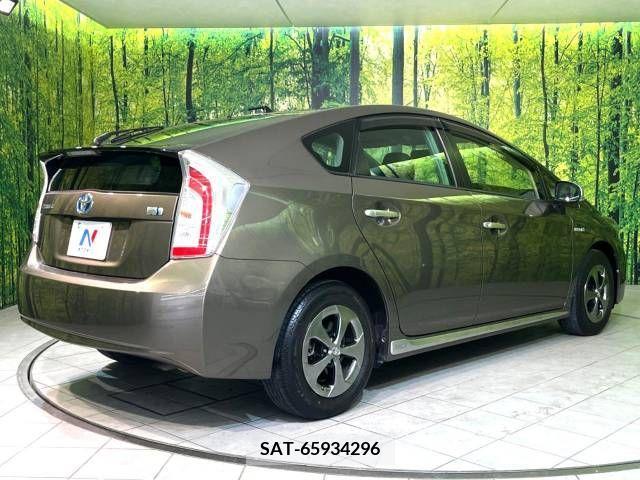 Toyota PRIUS 2014-04 251414-17