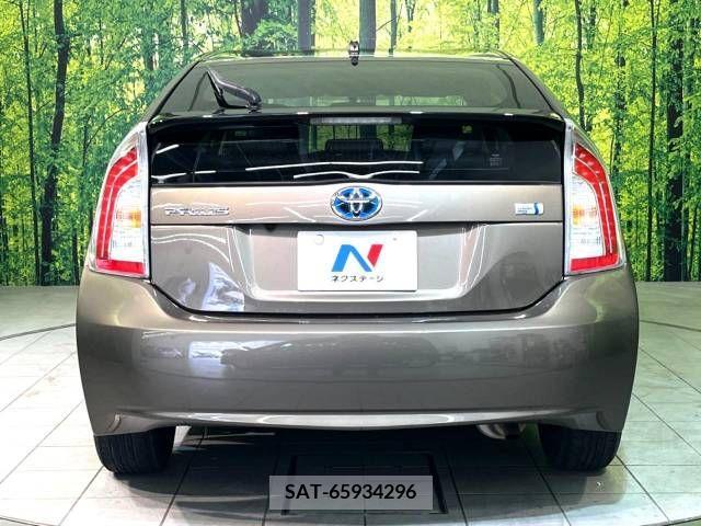 Toyota PRIUS 2014-04 251414-15