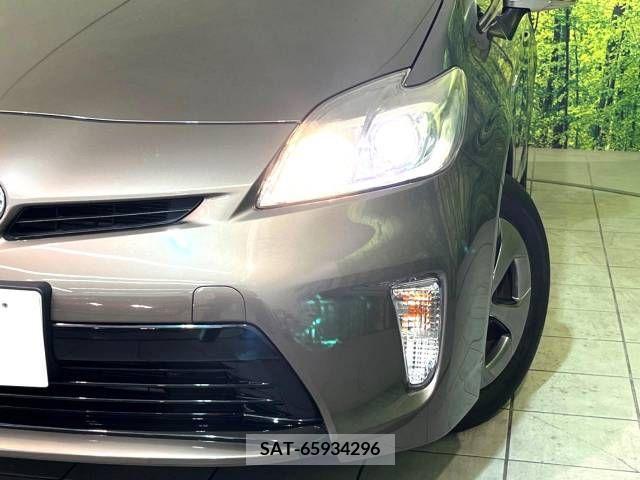 Toyota PRIUS 2014-04 251414-12