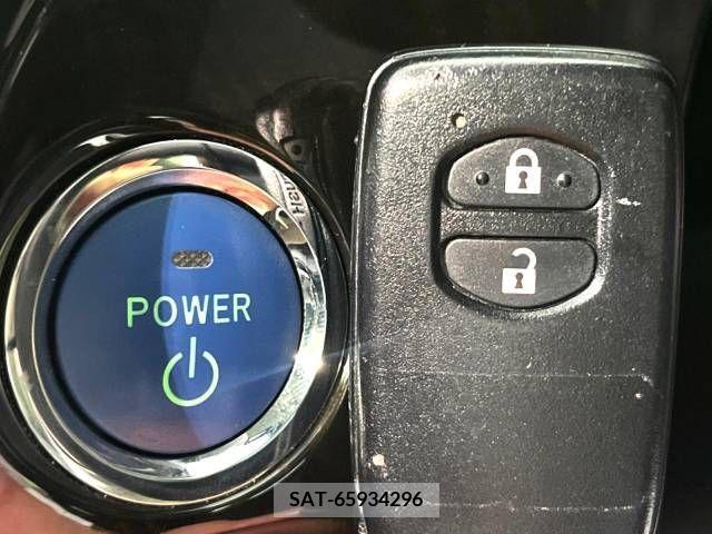 Toyota PRIUS 2014-04 251414-4