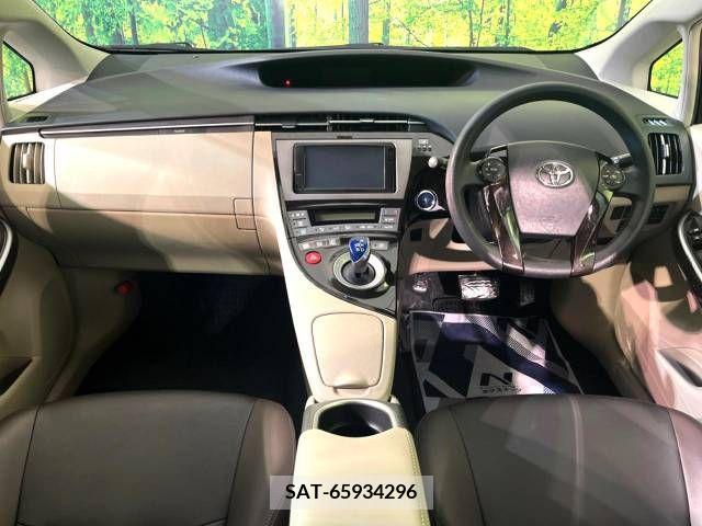 Toyota PRIUS 2014-04 251414-1