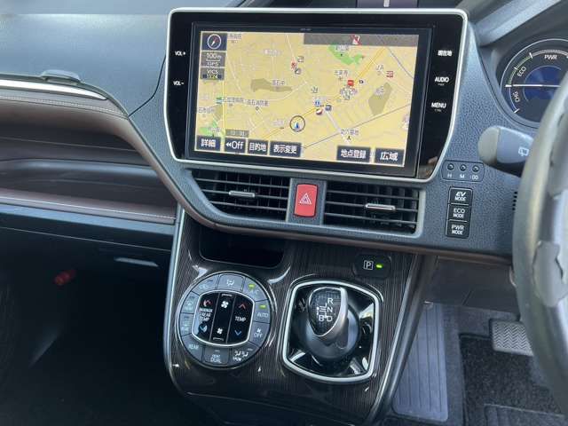 Toyota ESQUIRE 2017-10 12497-8