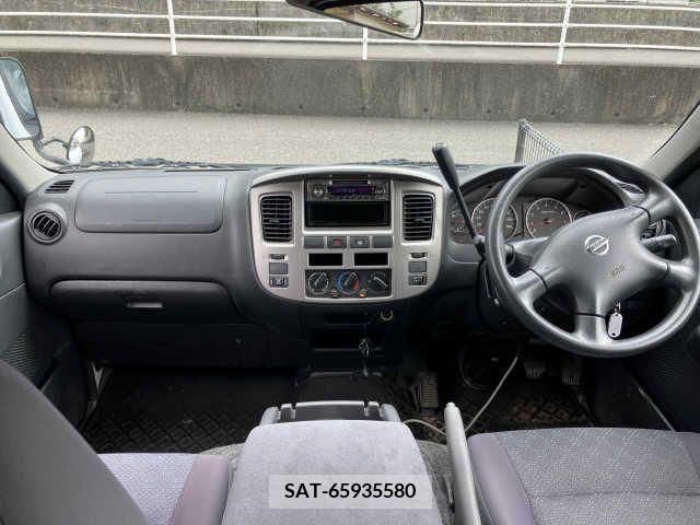 Nissan CARAVAN COACH 2012-01 346402-1