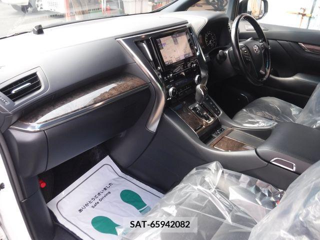 Toyota VELLFIRE 2019-09 369785-6