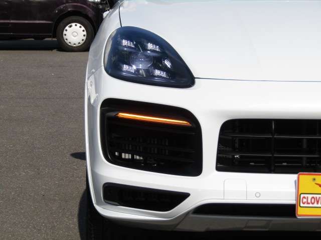 Porsche CAYENNE 2022-03 3985-6