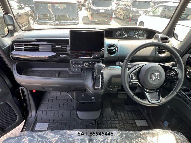 Honda N BOX CUSTOM 2021-10 236258-10