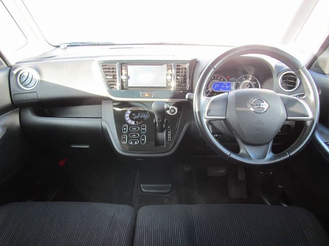 Nissan DAYZ ROOX 2014-03 180641-1