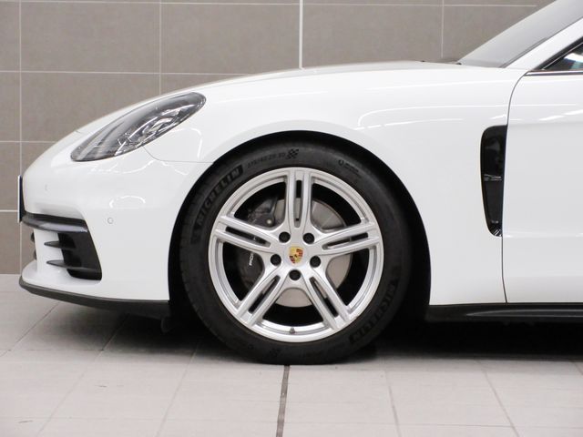Porsche PANAMERA 2018-04 9597-26