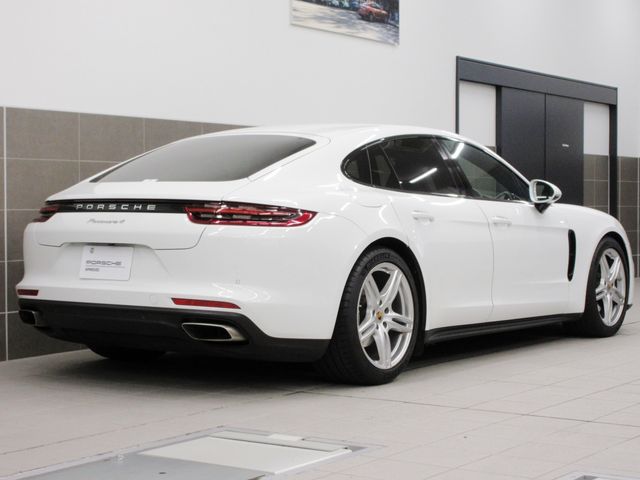Porsche PANAMERA 2018-04 9597-3