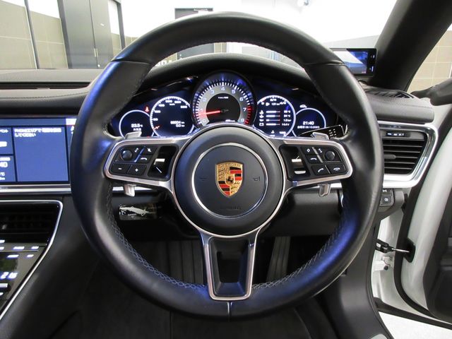 Porsche PANAMERA 2018-04 9597-15
