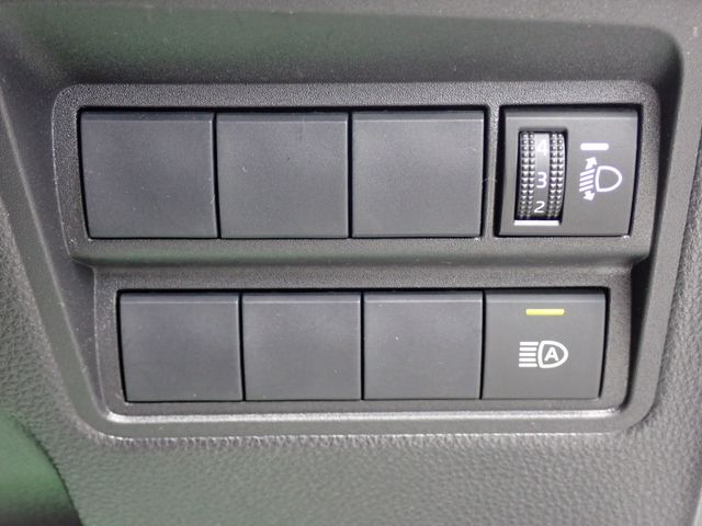 Toyota YARIS 2020-08 16867-8