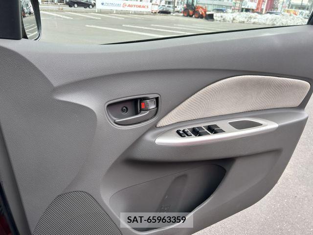 Toyota BELTA 2011-08 387397-17