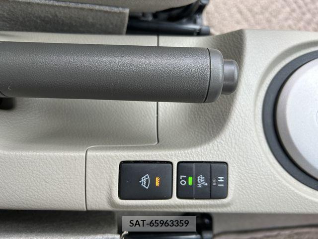 Toyota BELTA 2011-08 387397-13