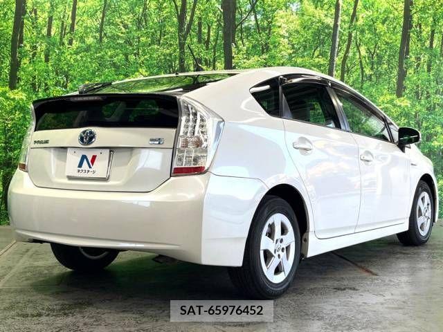 Toyota PRIUS 2010-04 393415-16