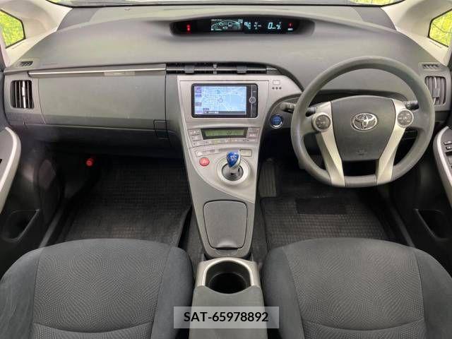 Toyota PRIUS 2012-10 322111-1