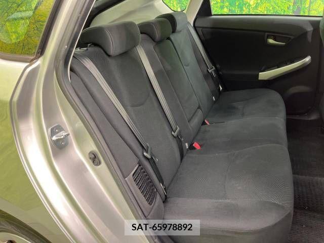 Toyota PRIUS 2012-10 322111-9
