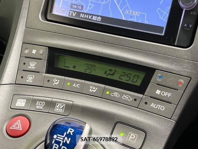 Toyota PRIUS 2012-10 322111-7