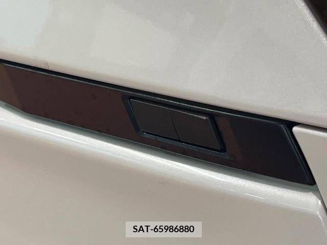 Toyota VOXY 2022-03 343196-8