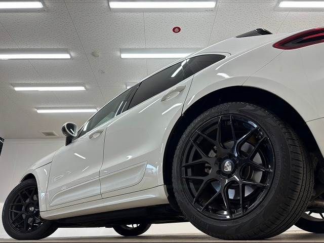 Porsche MACAN 2015-12 18425-18