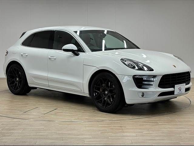 Porsche MACAN 2015-12 18425-14