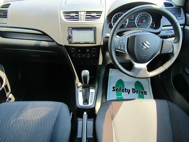 Suzuki SWIFT 2010-10 4425-1