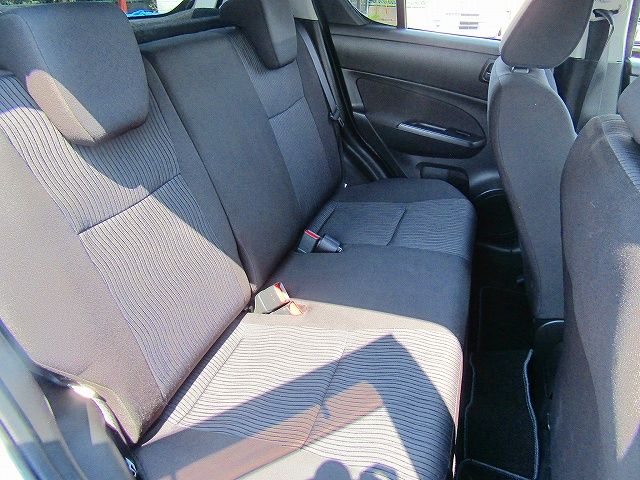 Suzuki SWIFT 2010-10 4425-3