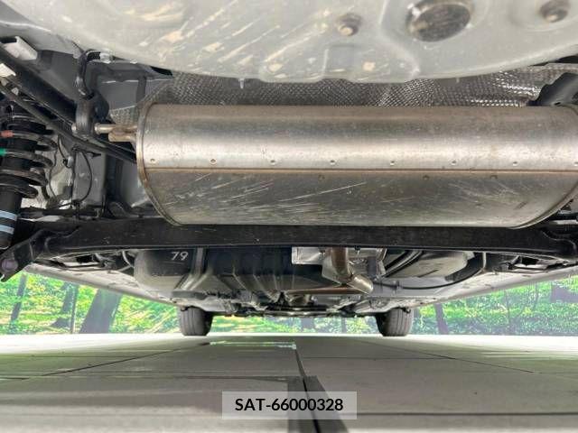 Toyota SIENTA 2022-10 332100-19