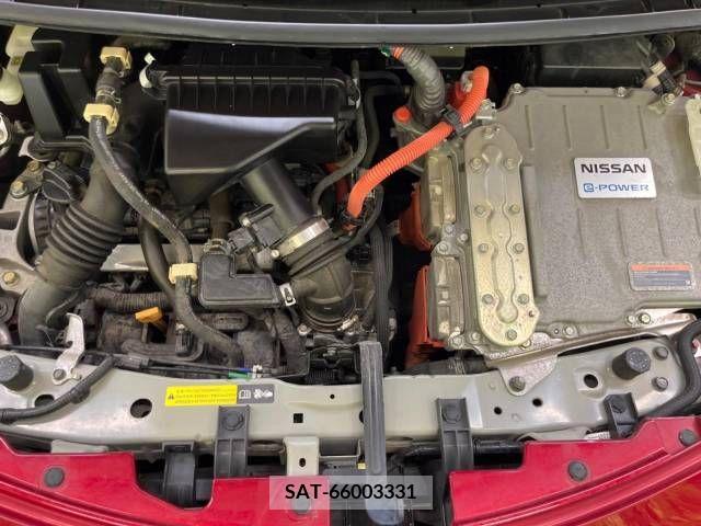 Nissan NOTE 2017-10 365396-18