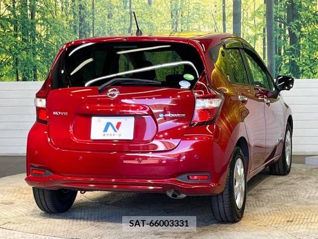 Nissan NOTE 2017-10 365396-17
