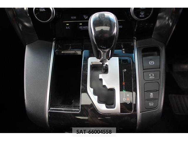 Toyota VELLFIRE 2018-03 332366-17