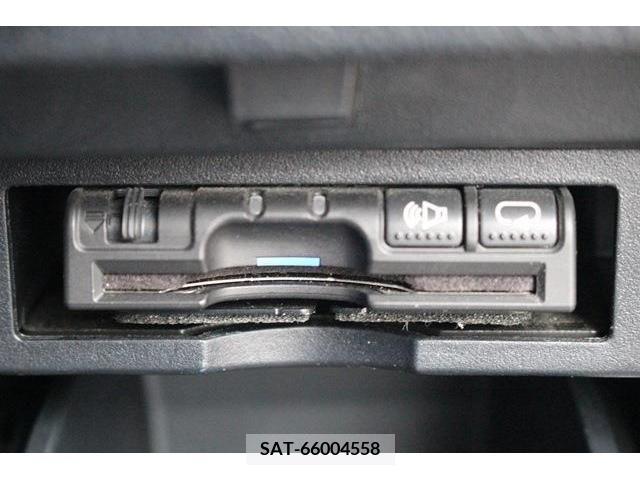 Toyota VELLFIRE 2018-03 332366-19