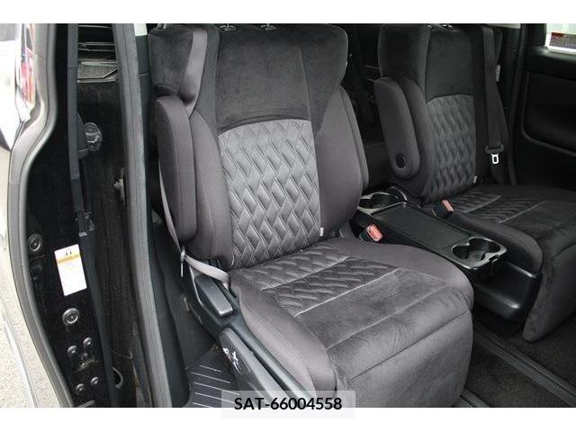 Toyota VELLFIRE 2018-03 332366-10